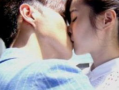 男生和女生亲嘴的视频,青春校园里的甜蜜一幕