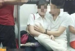 摸胸亲吻视频,摸胸亲吻视频引发热议